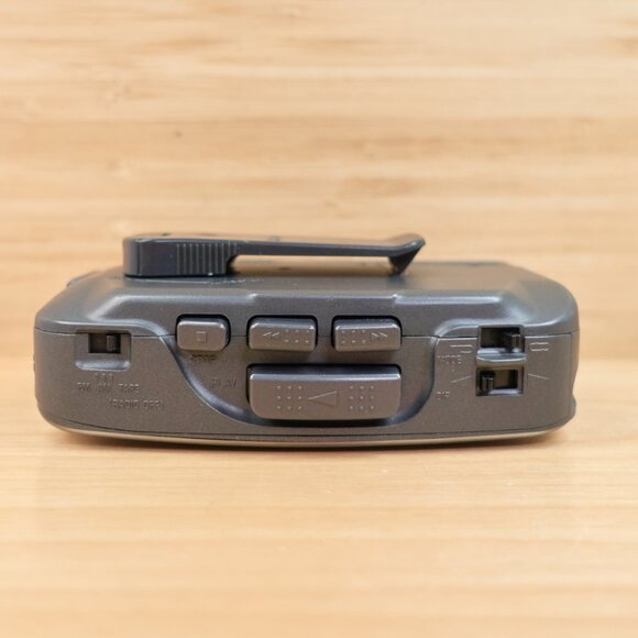 Sony Walkman WM‑FX353 Radio Cassette Player / Tested & Working / Made in Japan - Picture 4 of 7